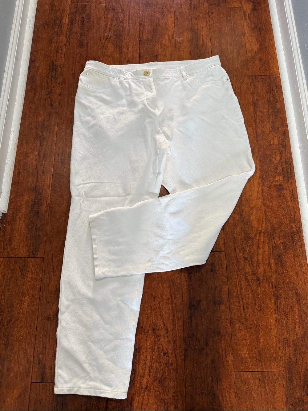 Chico's White So Slimming stretch jeans